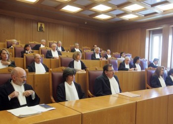 Απορρίφθηκαν τα ασφαλιστικά μέτρα των καναλιών για τις άδειες