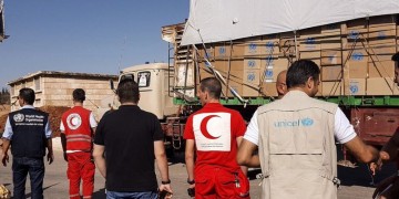 Βομβάρδισαν κονβόι με ανθρωπιστική βοήθεια στη Συρία – Οργή στις ΗΠΑ για τους νεκρούς