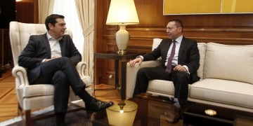 Συνάντηση Τσίπρα-Στουρνάρα το απόγευμα