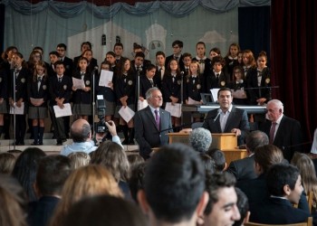 Σε σχολείο της ομογένειας στην Αστόρια ο Αλέξης Τσίπρας (φωτο, βίντεο)