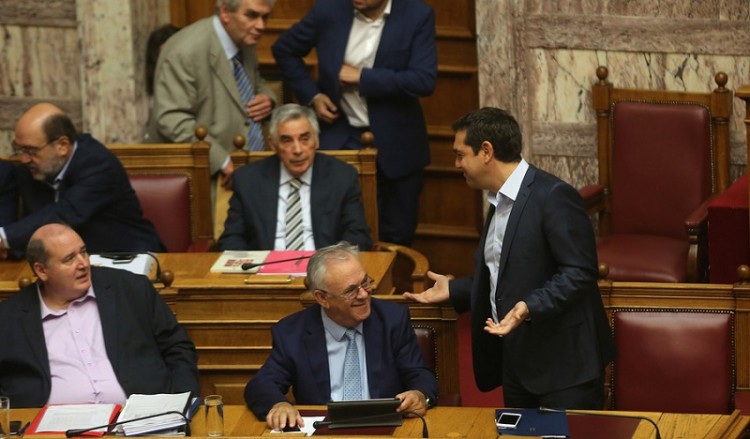 Κάλυψη Τσίπρα στον Φίλη για τα Θρησκευτικά