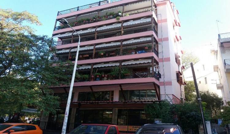 «Βούλιαξε» πολυκατοικία στη Θεσσαλονίκη λόγω… μετρό!