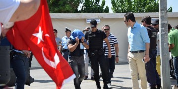 Στις 6 Δεκεμβρίου εξετάζεται η έκδοση των 8 Τούρκων αξιωματικών