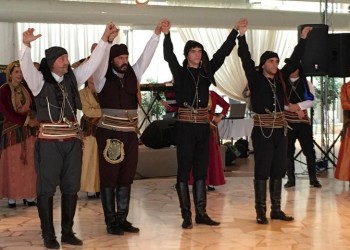 Ποντιακοί χοροί στο Αλιβέρι Εύβοιας για την 4η Γιορτή Πίτας (φωτο)
