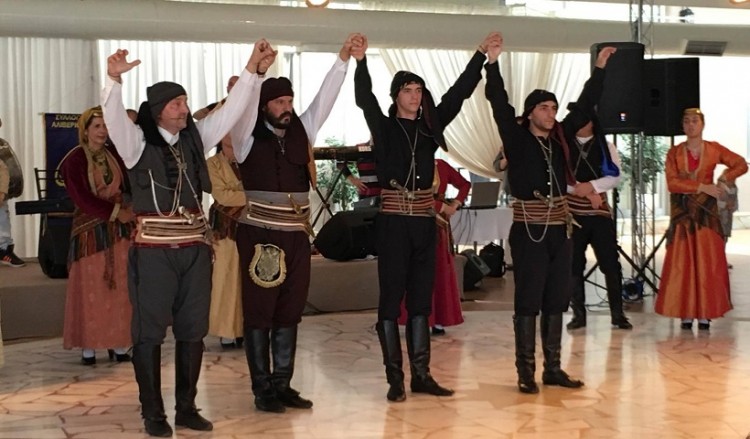 Ποντιακοί χοροί στο Αλιβέρι Εύβοιας για την 4η Γιορτή Πίτας (φωτο)