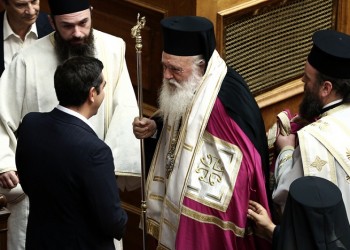 Φρόνηση και σύνεση ευχήθηκε ο Ιερώνυμος κατά τον Αγιασμό στη Βουλή