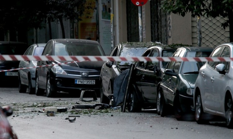 Ποιος ήταν χθες ο στόχος των βομβιστών στα Εξάρχεια – Αποκλεισμένη η περιοχή