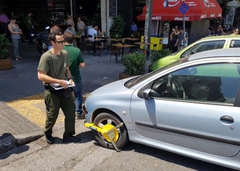 Αθήνα: Η Δημοτική Αστυνομία επιστρέφει πινακίδες από σήμερα
