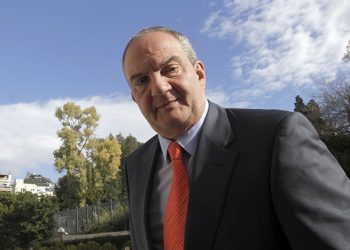 Αποστάσεις από την επιλογή Πολύδωρα για το ΕΣΡ παίρνει ο Κ. Καραμανλής