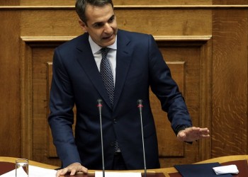 Live η συζήτηση στη Βουλή για τις οικονομικές επιπτώσεις του κορονοϊού