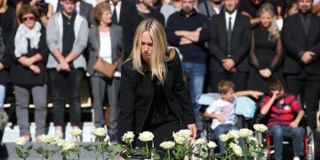 Η Γαλλία τίμησε τα θύματα της Νίκαιας