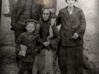 Οι ηλικιωμένοι μιλούσαν μια γλυκιά γλώσσα. Ποντιακά μιλούσαν...