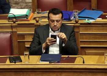 Στη Βουλή τροπολογία για τον αριθμό των αδειών