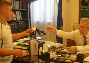 Το χρυσό παιδί της πάλης Γιώργο Πιλίδη δέχθηκε ο Κοντονής