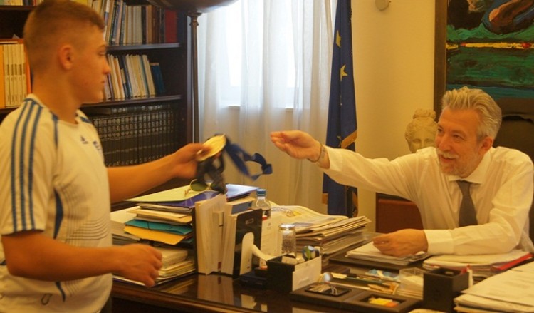 Το χρυσό παιδί της πάλης Γιώργο Πιλίδη δέχθηκε ο Κοντονής