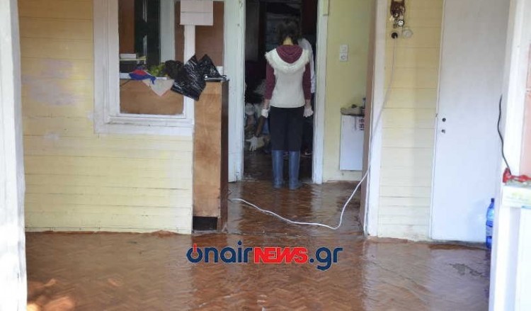 Κακοκαιρία: Μετρούν πληγές οι κάτοικοι του Μεσολογγίου (βίντεο)