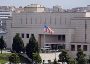 Οι ΗΠΑ απομακρύνουν τις οικογένειες του προσωπικού στο προξενείο της Κωνσταντινούπολης
