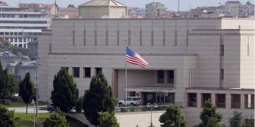 Οι ΗΠΑ απομακρύνουν τις οικογένειες του προσωπικού στο προξενείο της Κωνσταντινούπολης