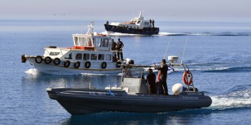 Σκάφος με 100 μετανάστες εντοπίστηκε στη Μεθώνη