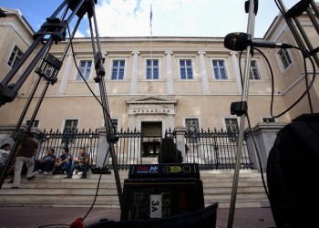 Τροπολογία Παππά για το «μαύρο» στα κανάλια που δεν πήραν άδεια