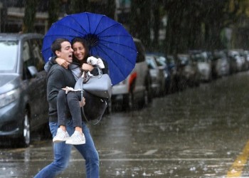 Βροχές και καταιγίδες σε όλη τη χώρα την Κυριακή