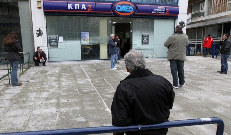 Μέχρι τη Δευτέρα οι αιτήσεις για το ειδικό εποχικό βοήθημα εργαζομένων του ΟΑΕΔ