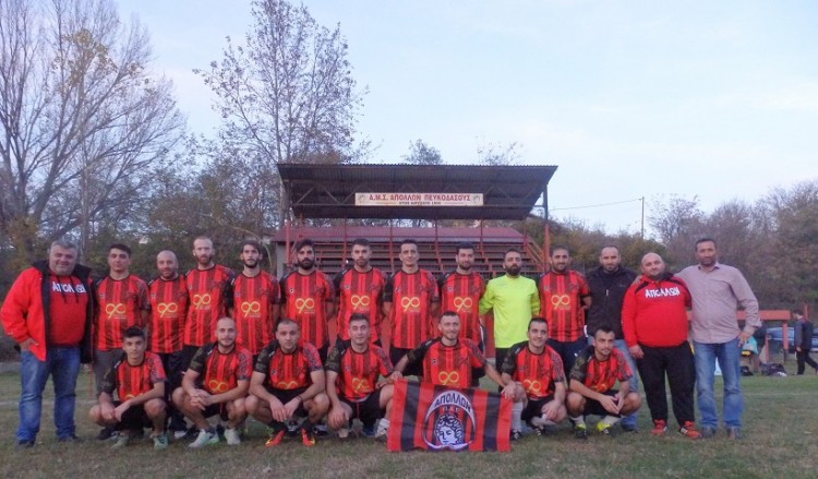 Ομάδα του Κιλκίς με επετειακές φανέλες του Απόλλωνα Καλαμαριάς!