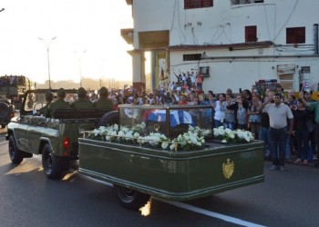 Στο Σαντιάγο δε Κούμπα μεταφέρεται η τέφρα του Φιντέλ Κάστρο