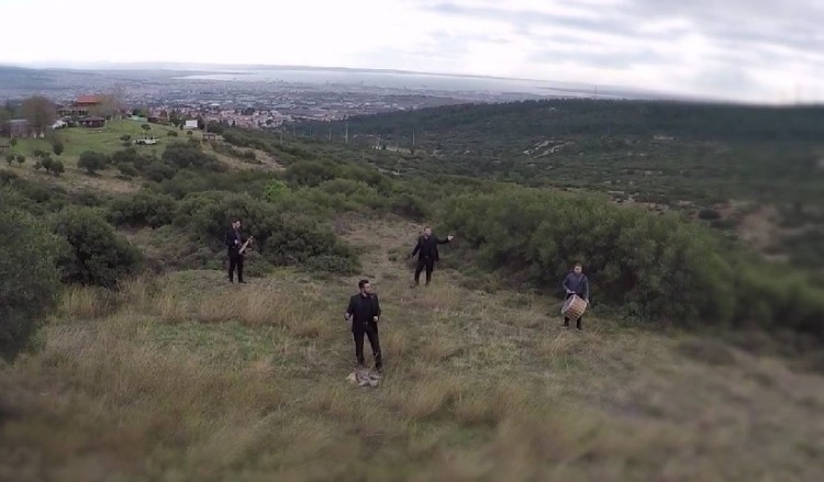 Με μήνυμα αφύπνισης του Τραντέλλενα νέο τραγούδι Πόντιων καλλιτεχνών (φωτο, βιντεο)