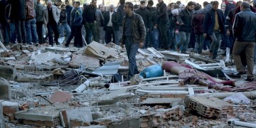 Μακελειό από την επίθεση στο Ντιγιάρμπακιρ – Προηγήθηκαν συλλήψεις της ηγεσίας και βουλευτών του HDP (φωτο, βίντεο)