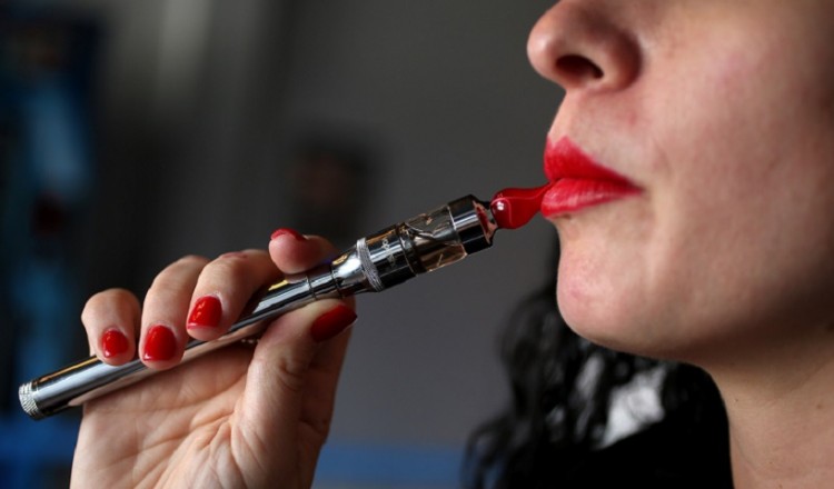 Ακόμη και το βραχυπρόθεσμο άτμισμα προκαλεί φλεγμονές στους πνεύμονες