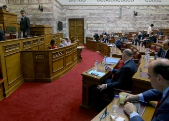 Σκληρό ροκ στη συζήτηση για τον προϋπολογισμό