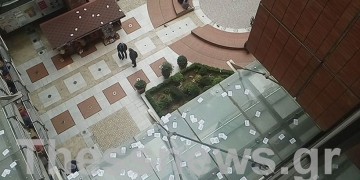 Εισβολή του «Ρουβίκωνα» στο προξενείο των ΗΠΑ στη Θεσσαλονίκη