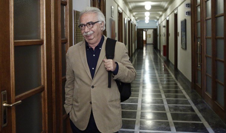 Ξήλωμα της διάταξης Φίλη για τα ιδιωτικά σχολεία ζητούν οι δανειστές