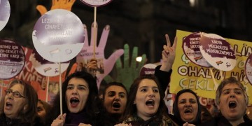 Διαδήλωση στην Κωνσταντινούπολη για τα δικαιώματα των γυναικών