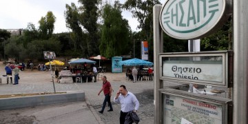 Δέντρο έπεσε σε βαγόνι του ΗΣΑΠ 2
