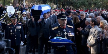 Με τιμές αρχηγού κράτους η Ελλάδα αποχαιρέτησε τον Κωστή Στεφανόπουλο (φωτο, βίντεο)