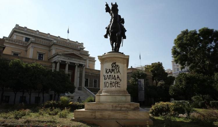 Στόχος βανδάλων ο έφιππος ανδριάντας του Κολοκοτρώνη