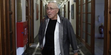 Παραιτείται ο Κώστας Ζουράρις