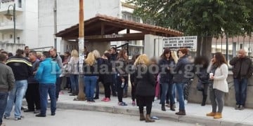 Συγκέντρωση διαμαρτυρίας γονέων στο 6ο Δημοτικό Λαμίας για τα προσφυγόπουλα