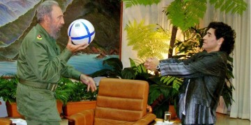 Συγκλονιστικός Μαραντόνα για την απώλεια του Φιντέλ Κάστρο