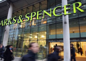 Κλείνουν 53 καταστήματα Marks & Spencer σε 10 διεθνείς αγορές