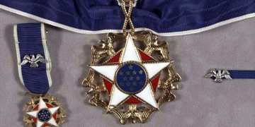 Ρόμπερτ ντε Νίρο, Τομ Χανκς, Μάικλ Τζόρνταν και άλλες 18 προσωπικότητες τιμά ο Ομπάμα με το Μετάλλιο της Ελευθερίας