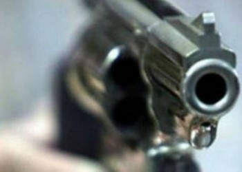 Απίστευτο! Με όπλο απείλησε πολίτης υπάλληλο καταστήματος κινητής τηλεφωνίας!