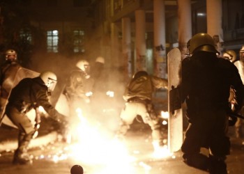 Οδομαχίες έξω από το Πολυτεχνείο