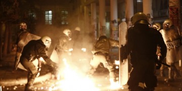 Οδομαχίες έξω από το Πολυτεχνείο