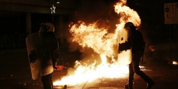 Σοβαρά επεισόδια αμαύρωσαν τις εκδηλώσεις για την επέτειο του Πολυτεχνείου