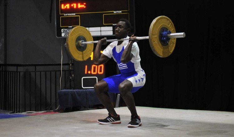 Διεθνής ποδοσφαιριστής στην Σιέρα Λεόνε, αρσιβαρίστας στον Πολύγυρο!