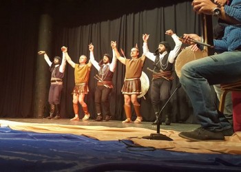 Η θεατρική παράσταση «Πύρριχος» στη Θεσσαλονίκη (φωτο)