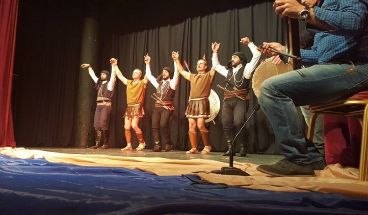 Η θεατρική παράσταση «Πύρριχος» στη Θεσσαλονίκη (φωτο)